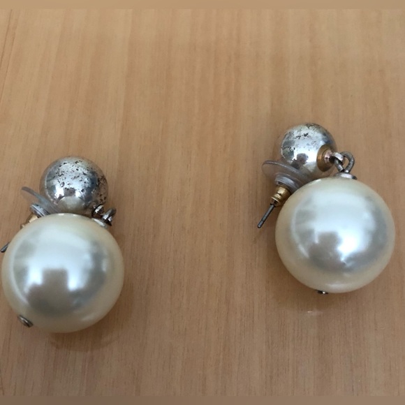 STEAL!!Pearl with silver  ball beautiful pearced earrings. 2 for 20, 3 for 25! - Picture 2 of 2